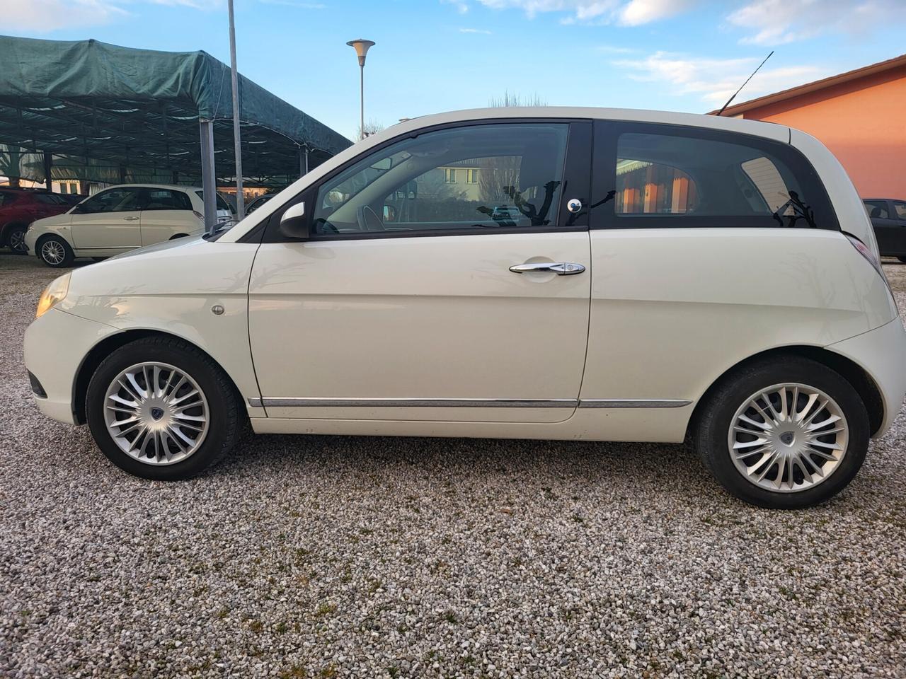 Lancia Ypsilon 1.4 Platino Ecochic GPL