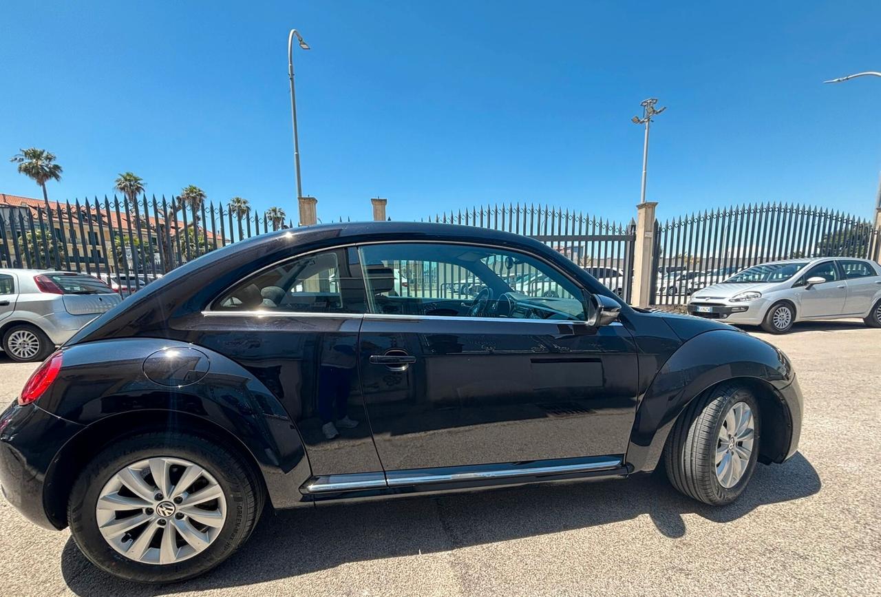Volkswagen Maggiolino 1.6 TDI Design ANNO 2012