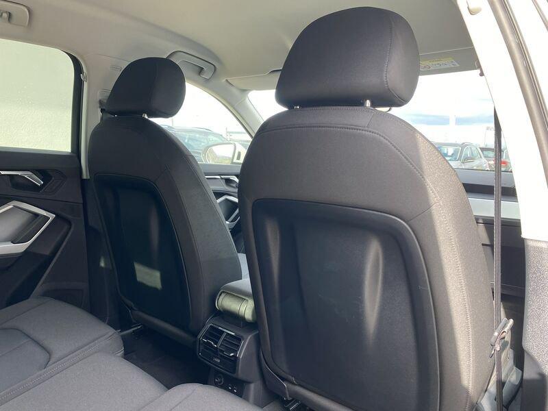 Audi Q3 Business 2.0 TDI 150CV S-Tronic 35