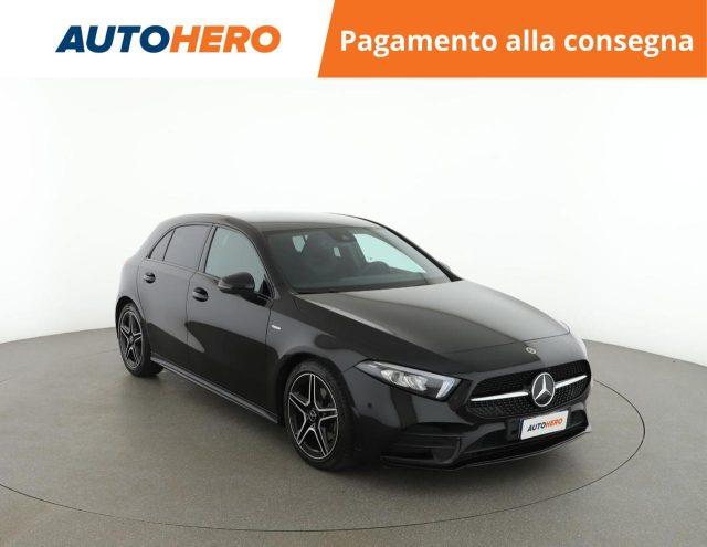 MERCEDES-BENZ A 180 d Automatic Premium