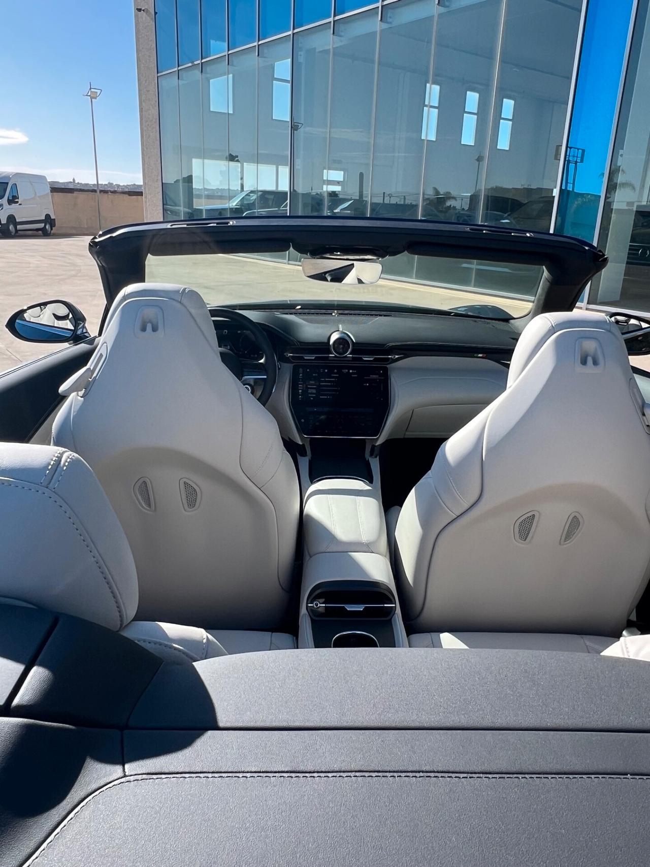 Maserati GranCabrio V6 490 CV AWD possibilità noleggio no scoring