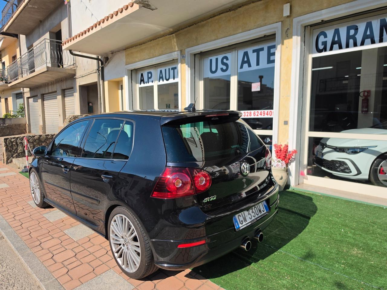 Volkswagen Golf 3.2 VR6 4mot. 5p. DSG R32