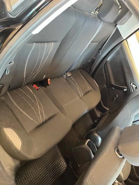 PEUGEOT 208 1,4 DIESEL