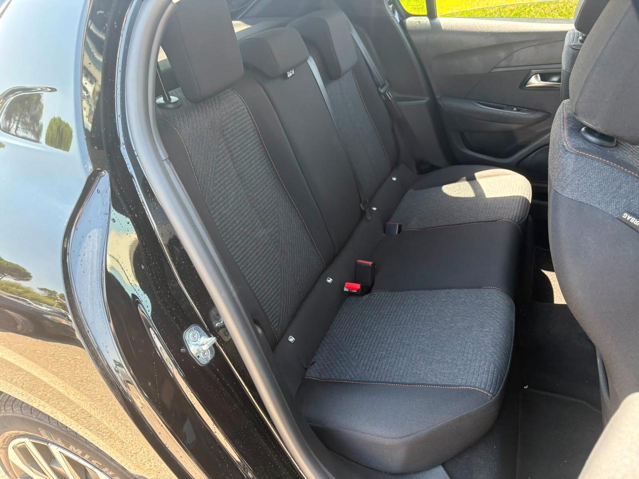 Peugeot 208 Hybrid 110 e-DCS6 Style