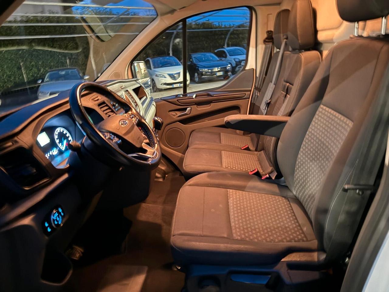 Ford Tourneo Custom 2.0 TDCi 130CV PL