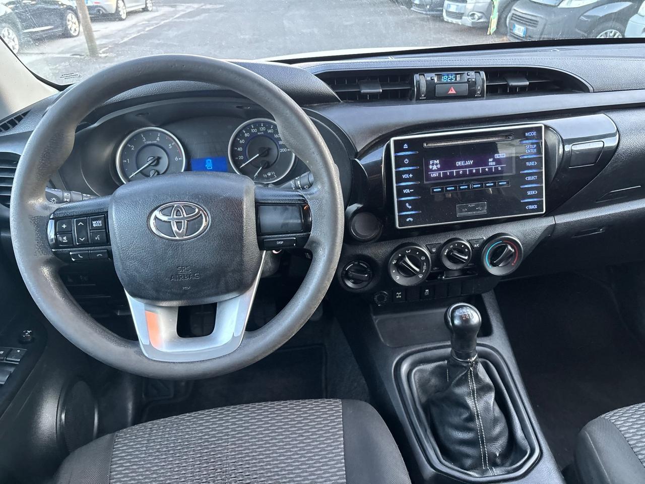 Toyota Hilux 2.4 D-4D (IVA Esposta)