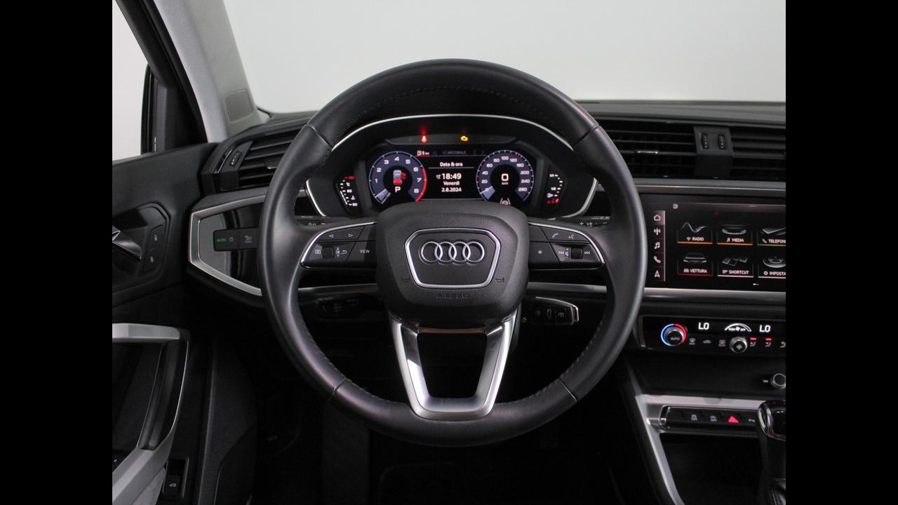 AUDI Q3 II 2018 - Q3 35 1.5 tfsi Business Advanced s-tronic