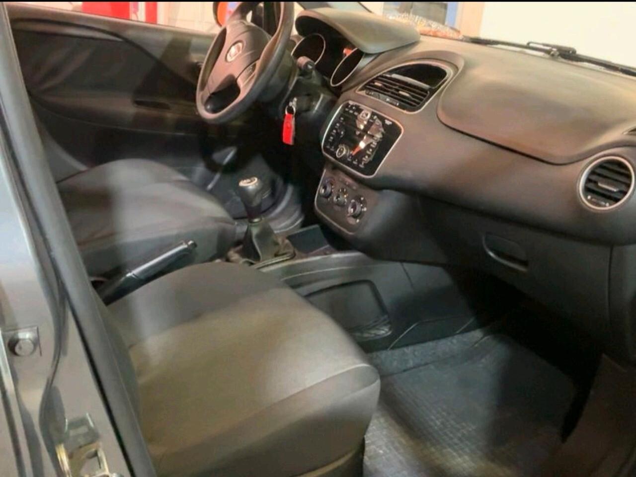 Fiat Punto 1.3 MJT 5p 75cv in arrivo a breve .