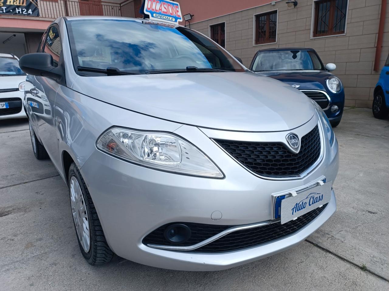 Lancia Ypsilon 1.2 69 CV