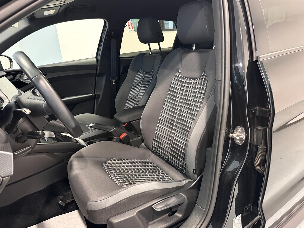 Audi A1 SPORTBACK 25 TFSI S tronic S LINE MATRIX R18