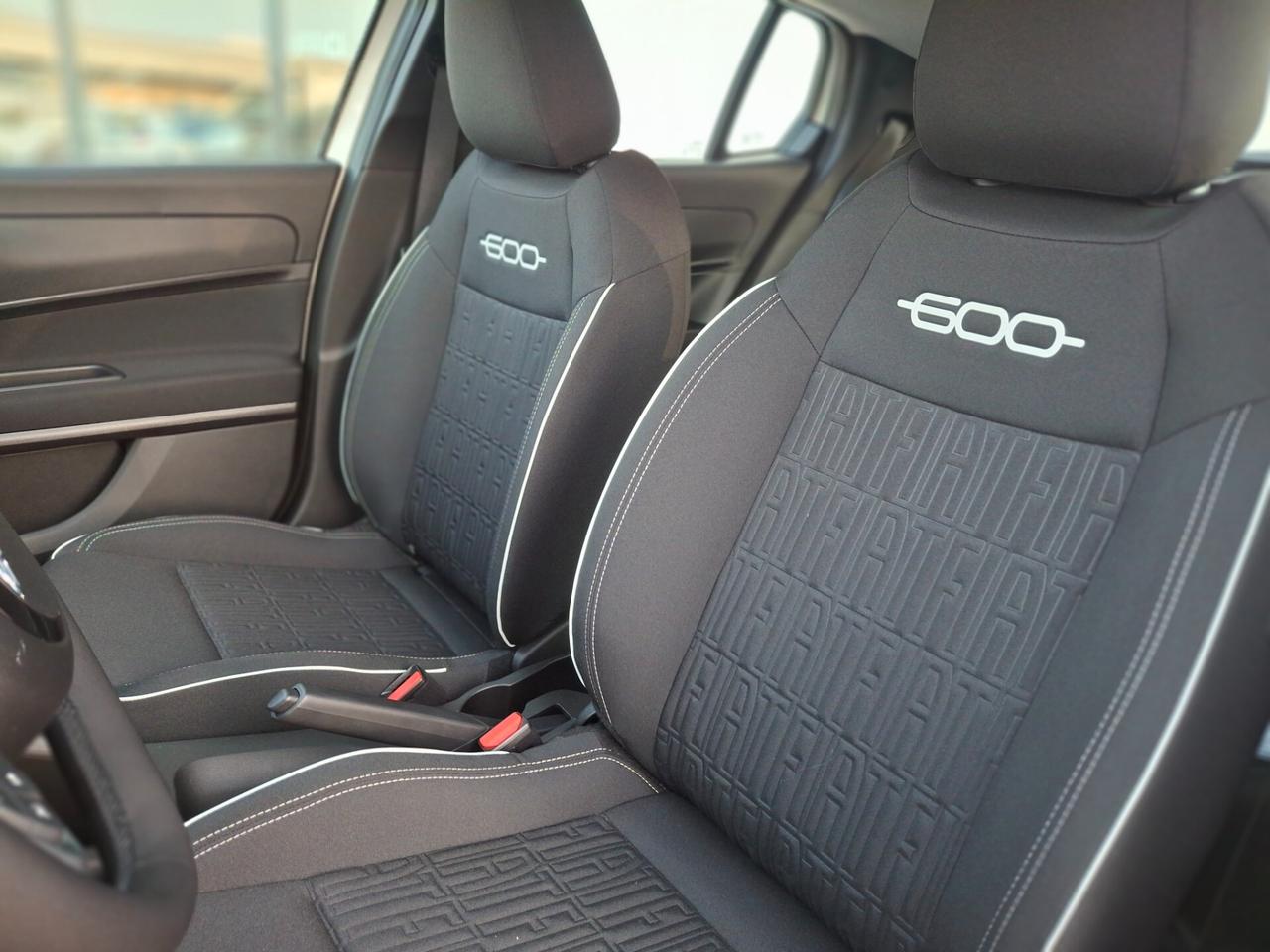 Fiat 600 Hybrid 110 CV DCT MHEV La Prima