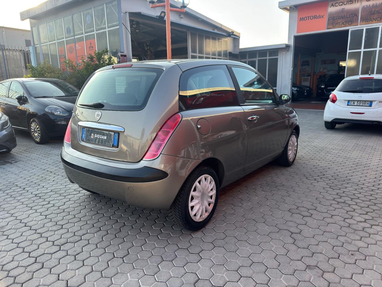 Lancia Ypsilon ADATTA A NEOPATENTATI 1.2 16V Argento