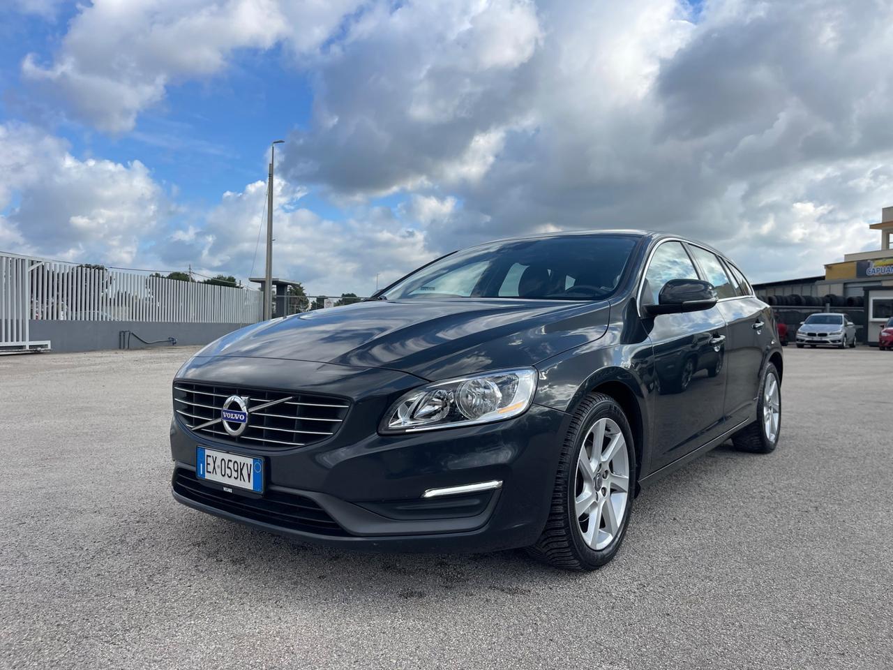 VOLVO V60 2.0 D3 136CV MANUALE FULL NEW MY15