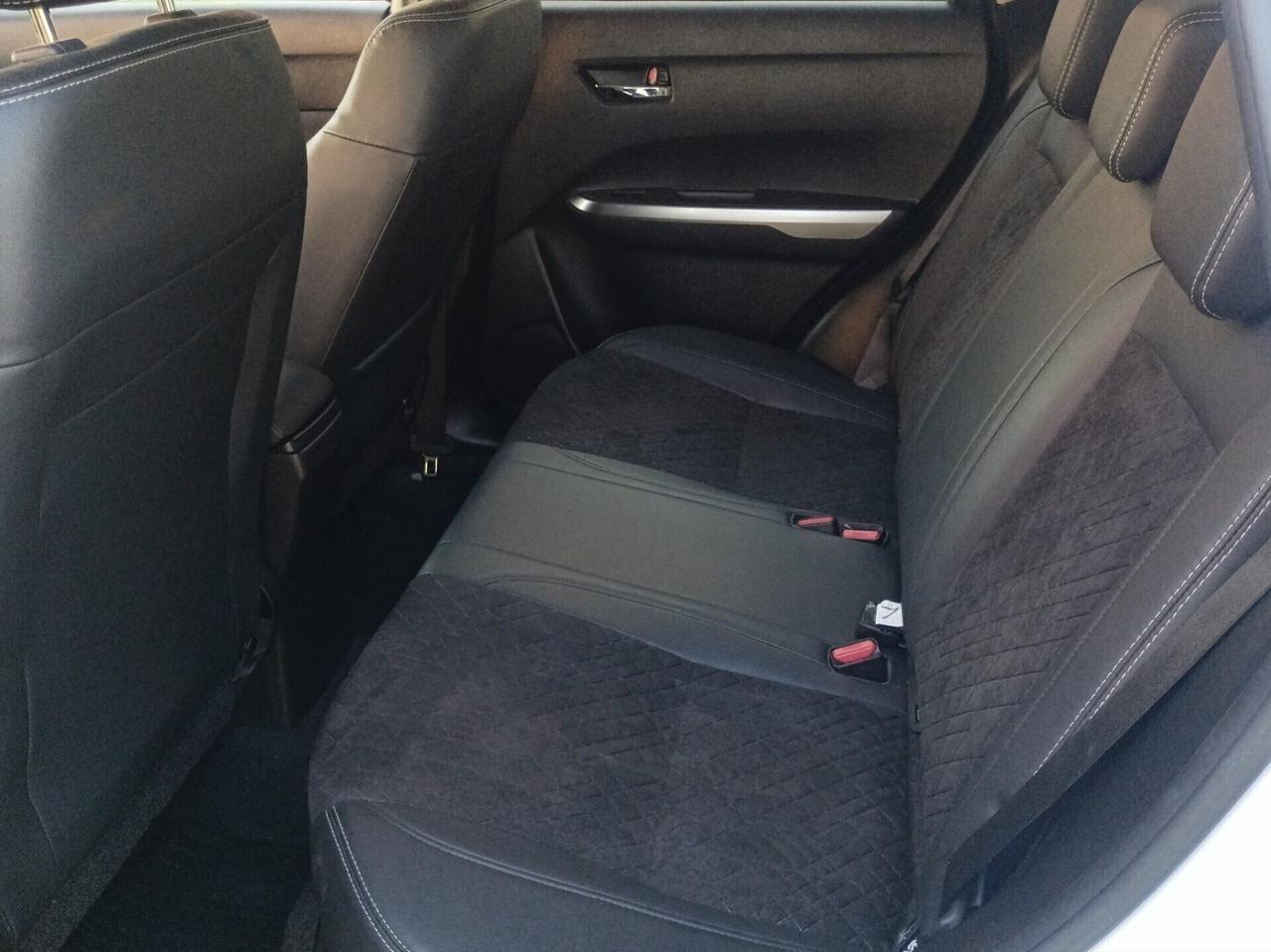 Suzuki Vitara 1.4 Hybrid Top