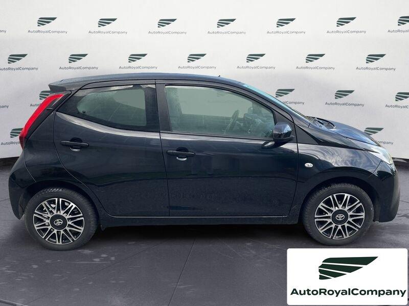 Toyota Aygo Aygo Connect 1.0 VVT-i 72 CV 5 porte x-play