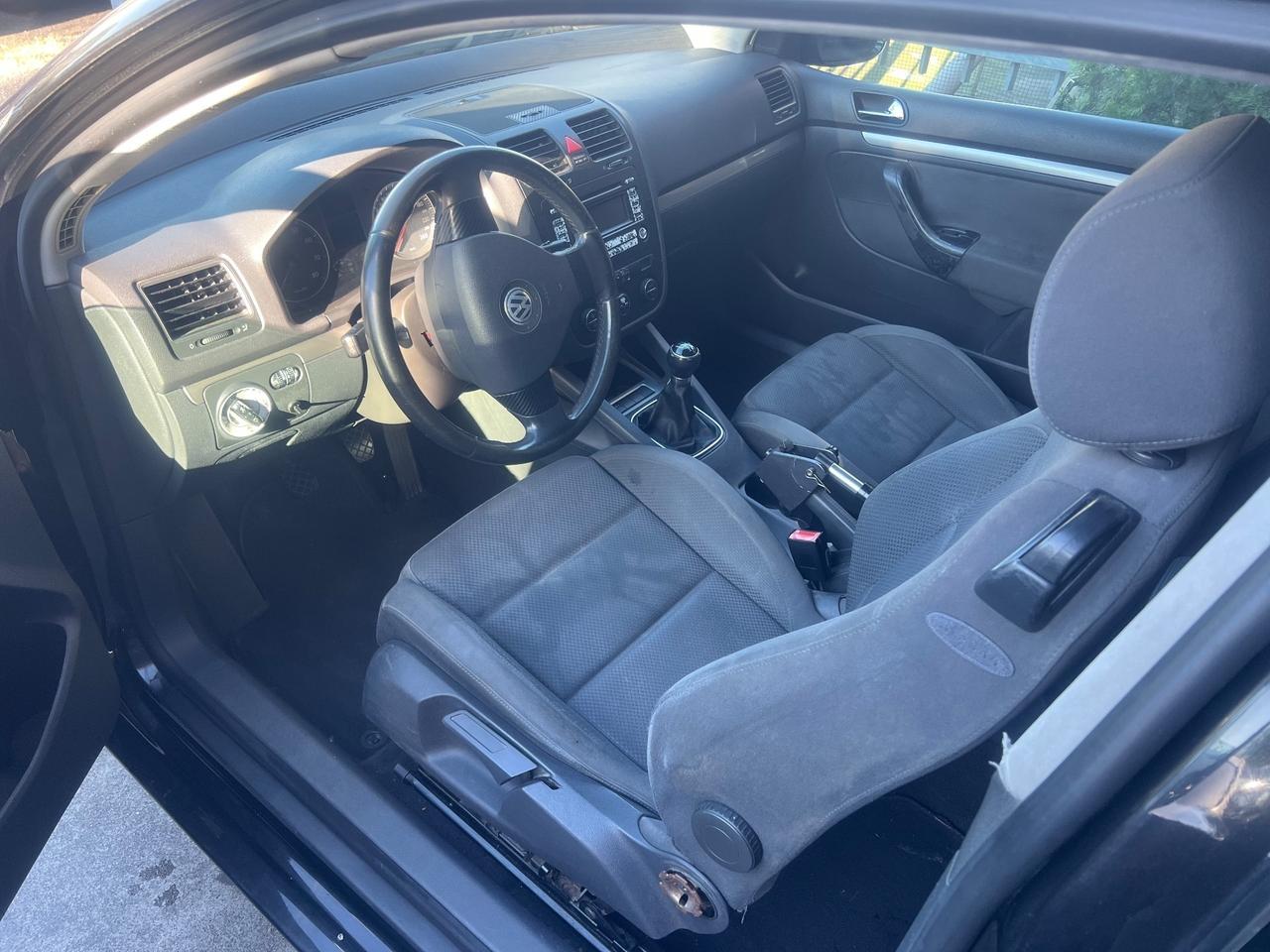 Volkswagen Golf 1.6 16V FSI 3p. Sportline