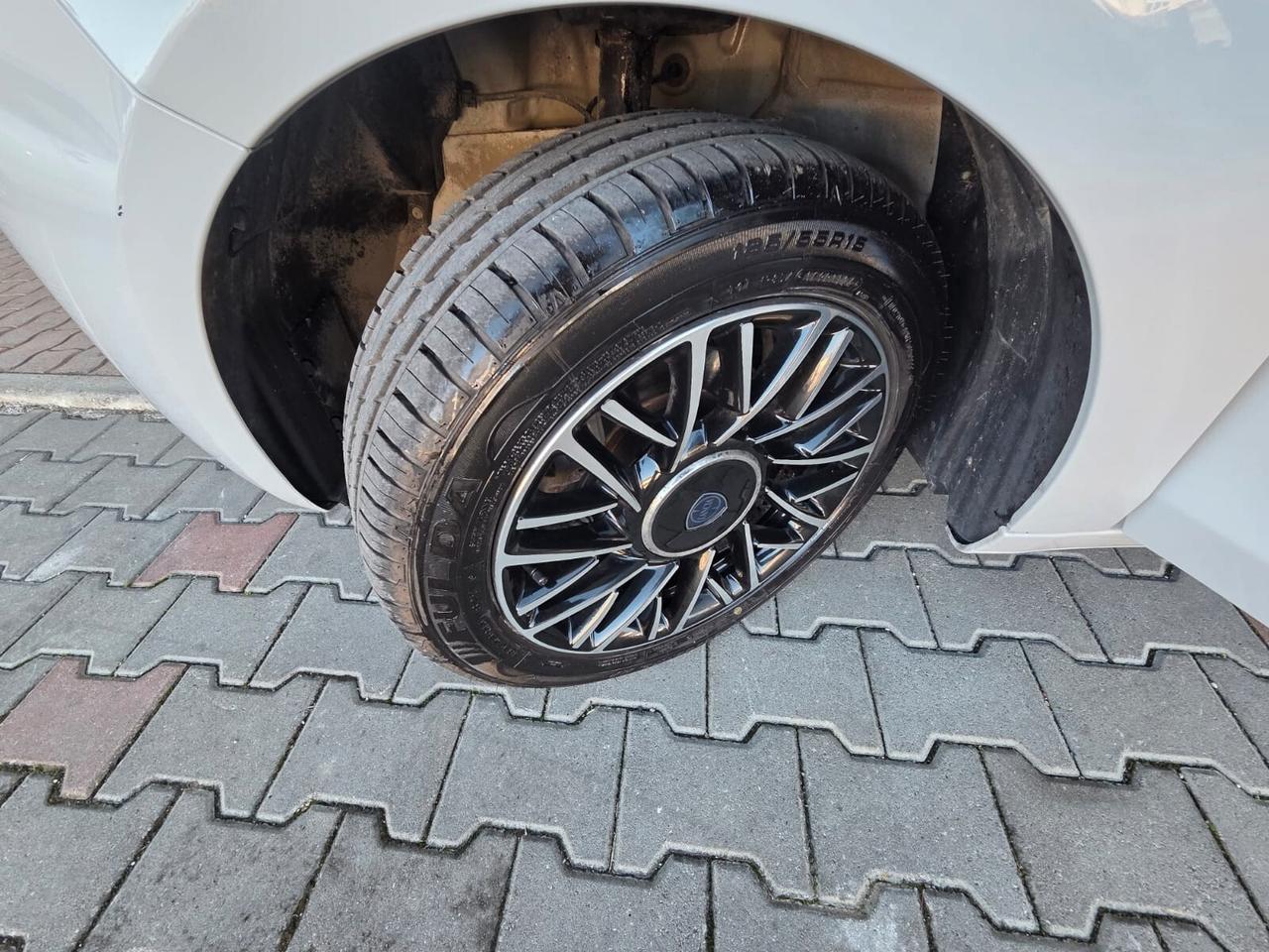 Lancia Ypsilon 1.2 69 CV 5 porte GPL Ecochic Gold