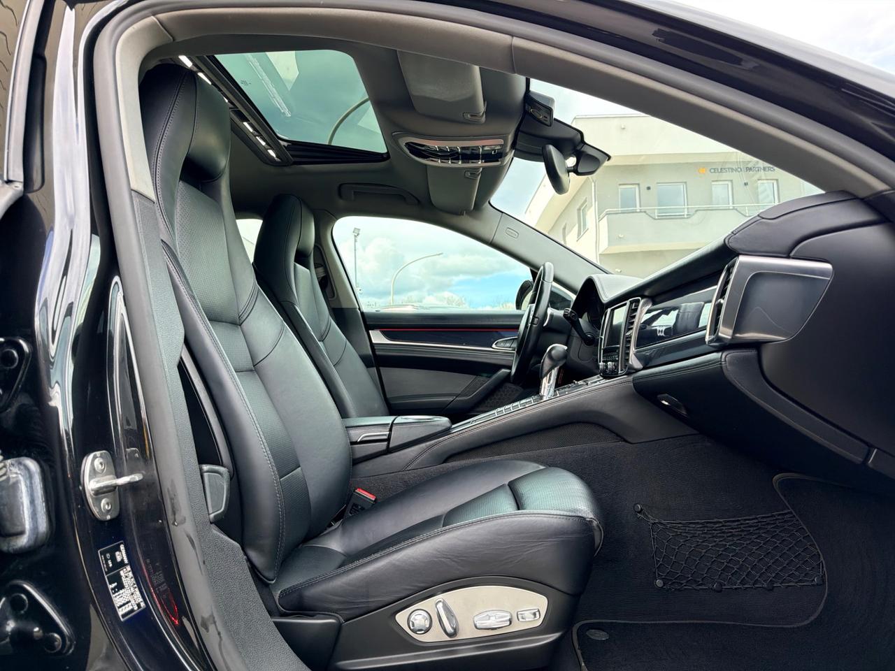 Porsche Panamera 3.0 Diesel 300cv da vetrina