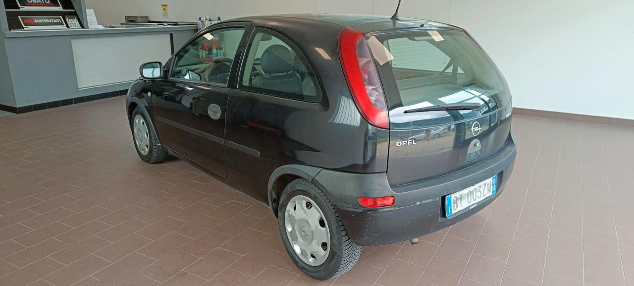 Opel Corsa 1.0i 12V NEOPATENTATI