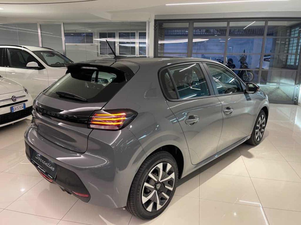 Peugeot 208 STYLE HYBRID 100 MOTORE A CATENA 8 ANNI DI GARANZI