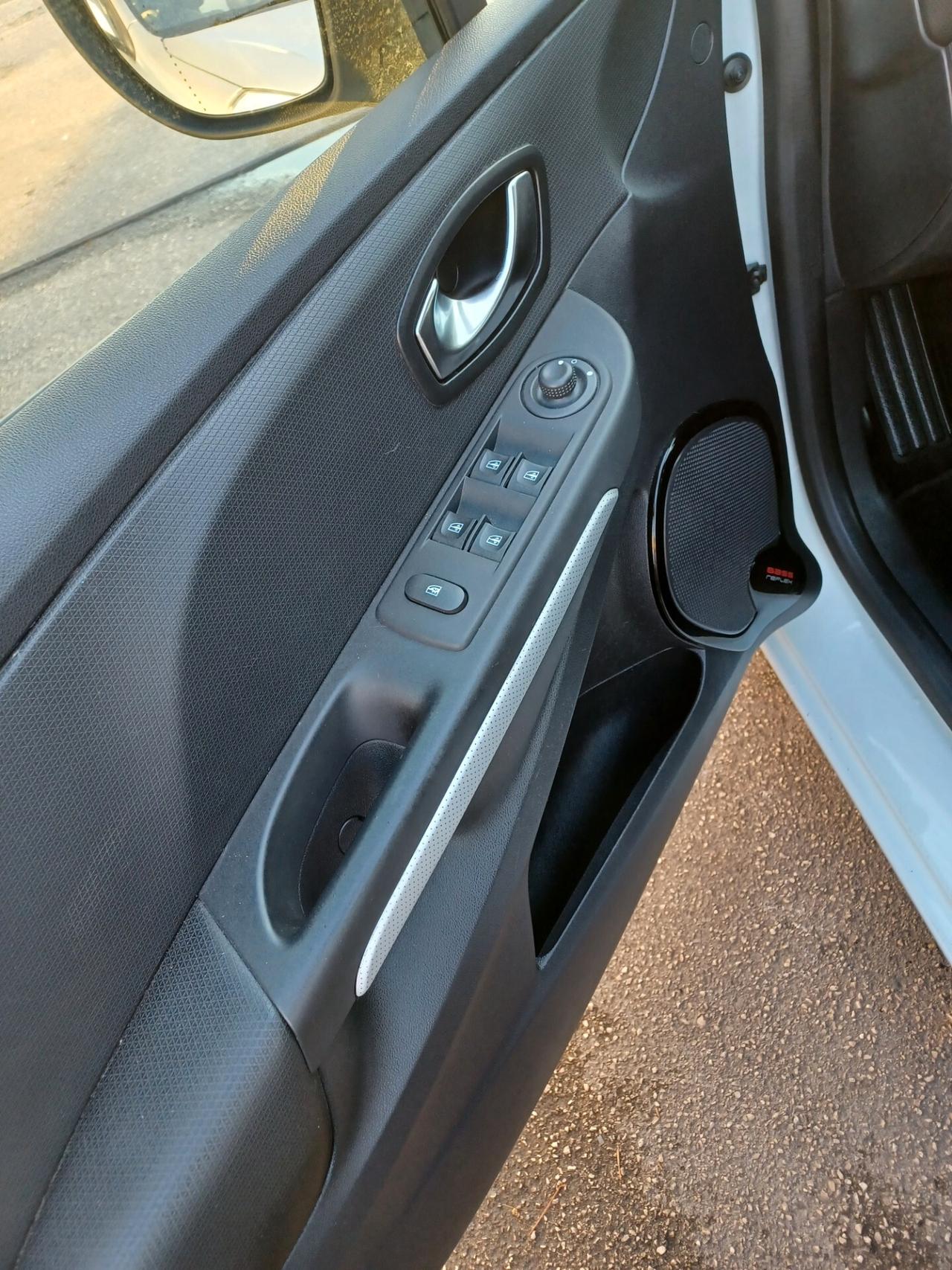 Renault Clio 1.5 DCI LED NAVI CAMERA 2016