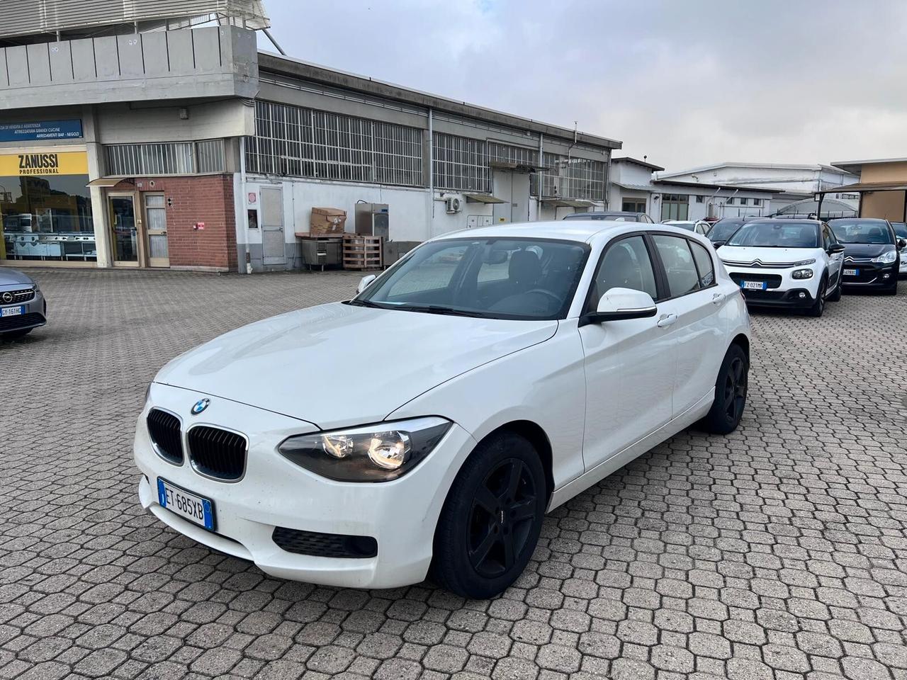 Bmw 114 114d 5p. Unique