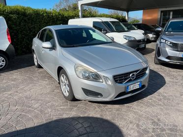 Volvo S60 D2 R-design