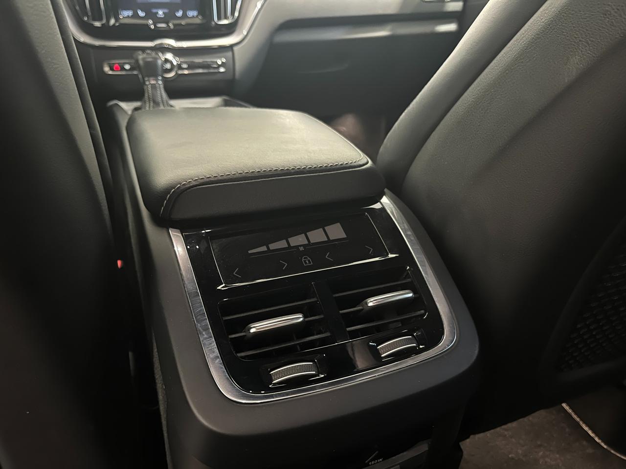 VOLVO XC60 2.0 D5 R-DESIGN AWD GEARTRONIC