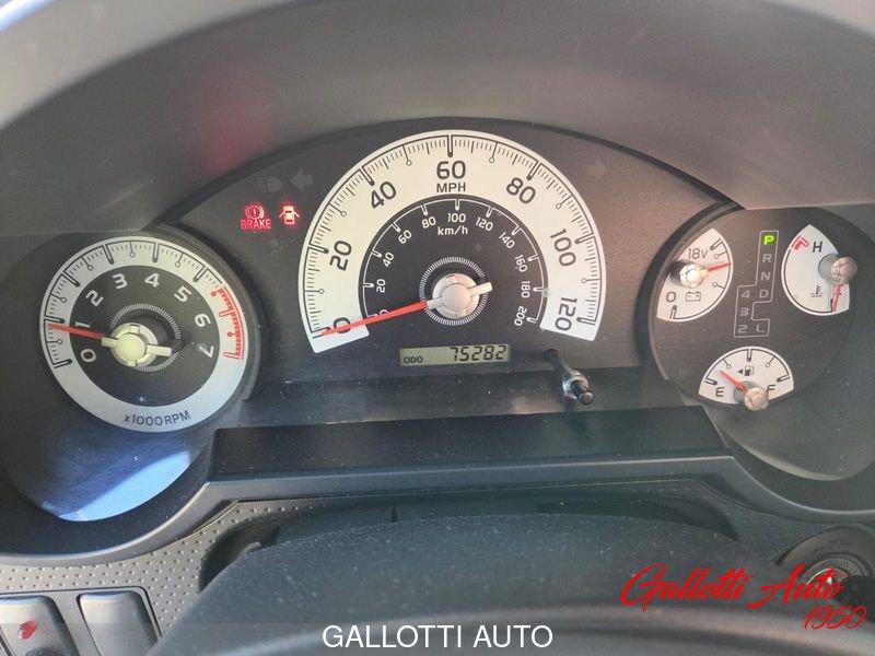 Toyota FJ Cruiser 4.0 benzina 239CV 2WD