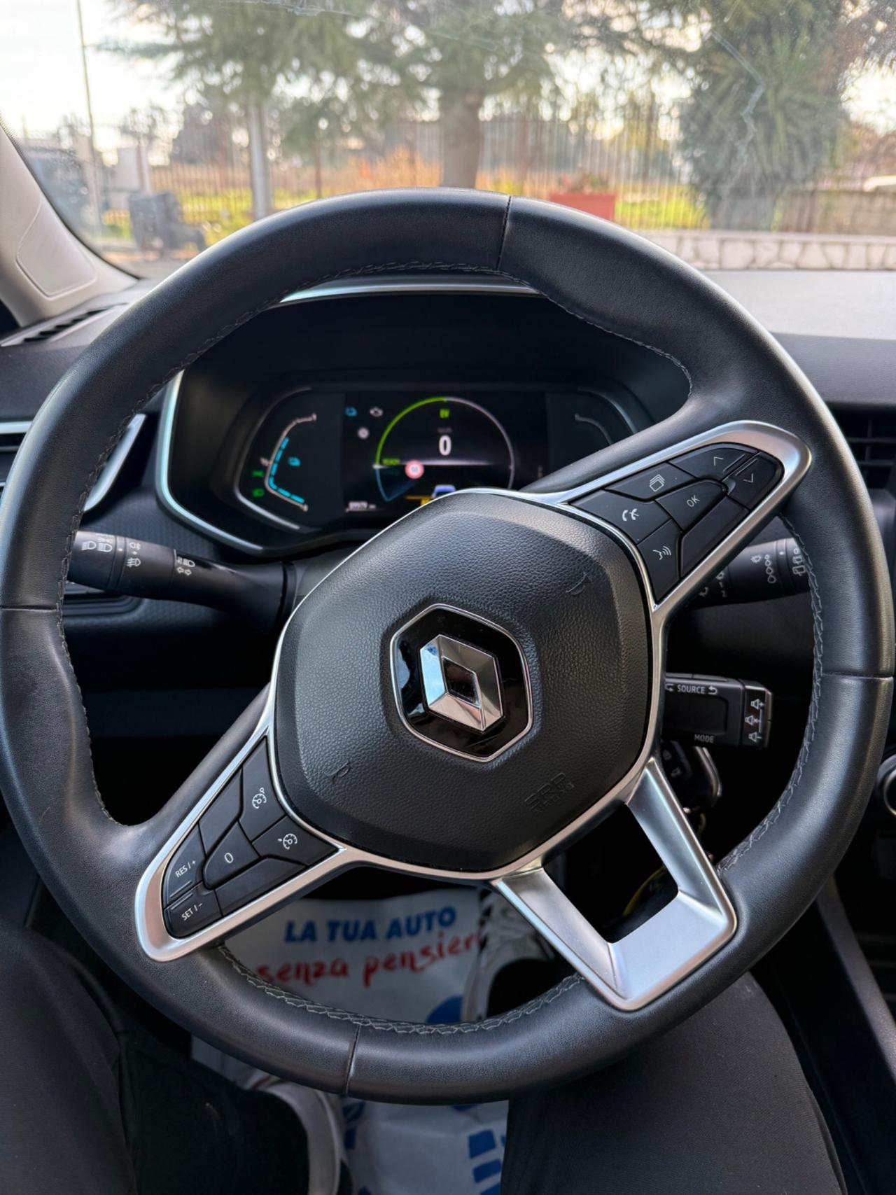 Renault Clio Full Hybrid E-Tech 140 CV 5 porte Initiale Paris