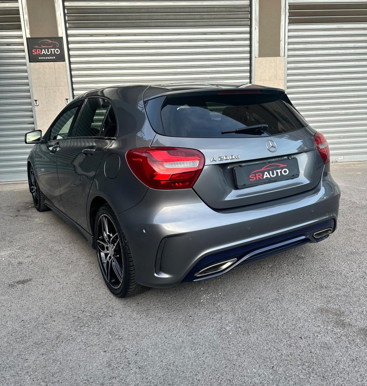 Mercedes-Benz A 200d Automatic Premium AMG