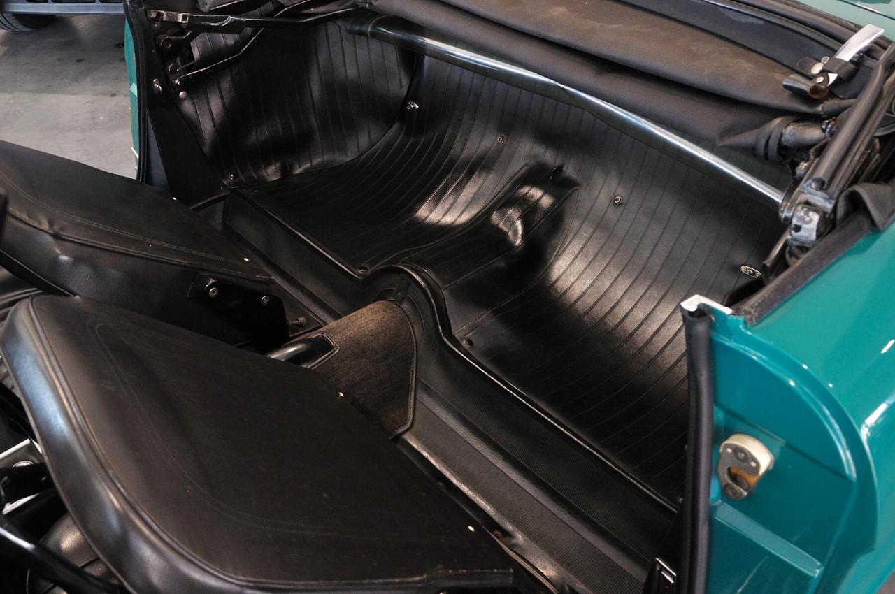 Alfa Romeo Spider 1300 Junior Duetto osso di seppia RIAR conservata