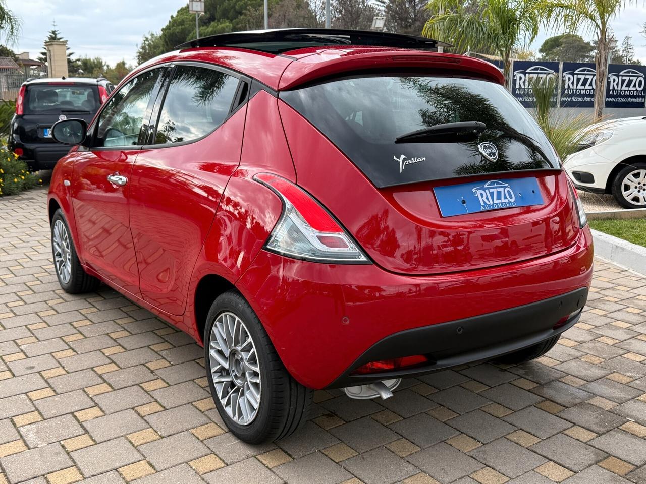 Lancia Ypsilon 1.2 69CV 5 porte Tetto Apribile Platinum