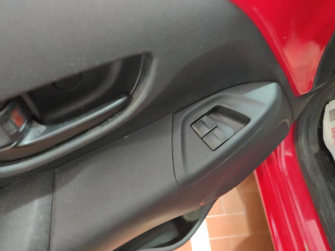 Toyota Aygo 1.0 VVT-i 69 CV 5 porte x-play