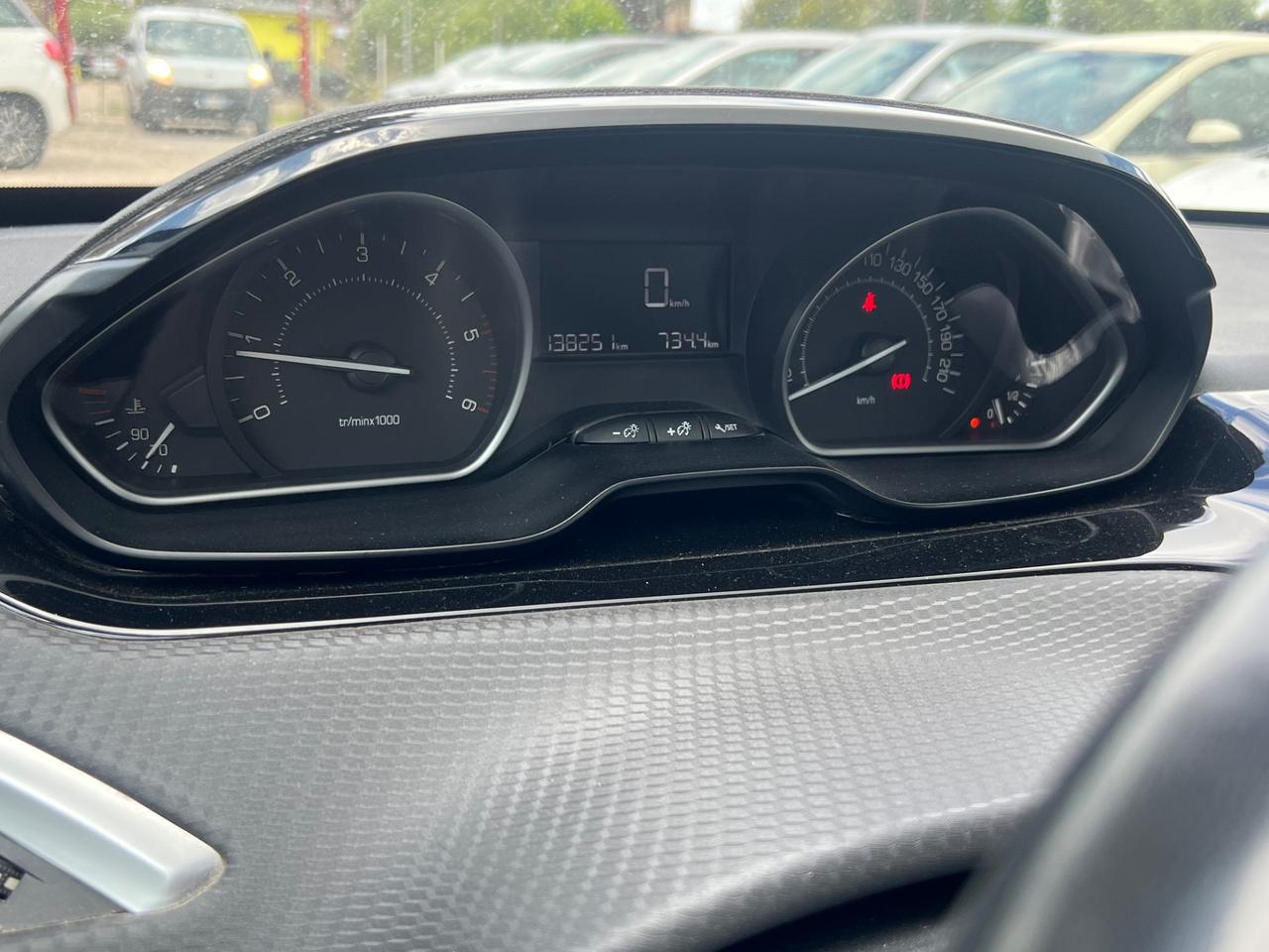 Peugeot 2008 BlueHDi 100 Black Matt Finanziabile