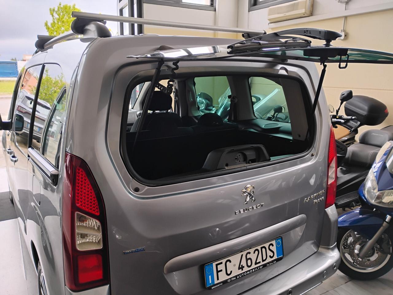 Peugeot Partner Tepee BlueHDi 100 Outdoor
