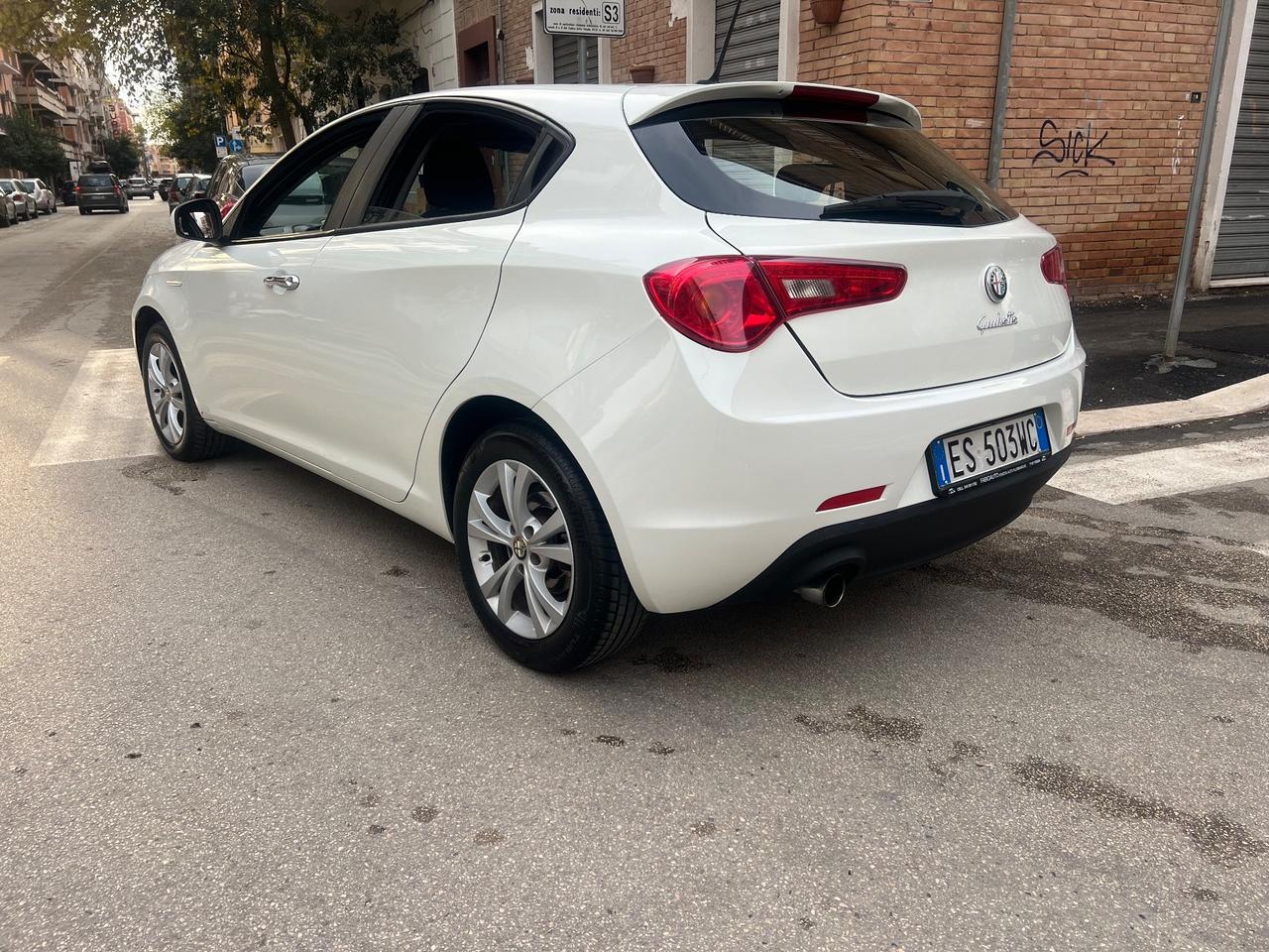 Alfa Romeo Giulietta 1.6 JTDm-2 105 CV Distinctive