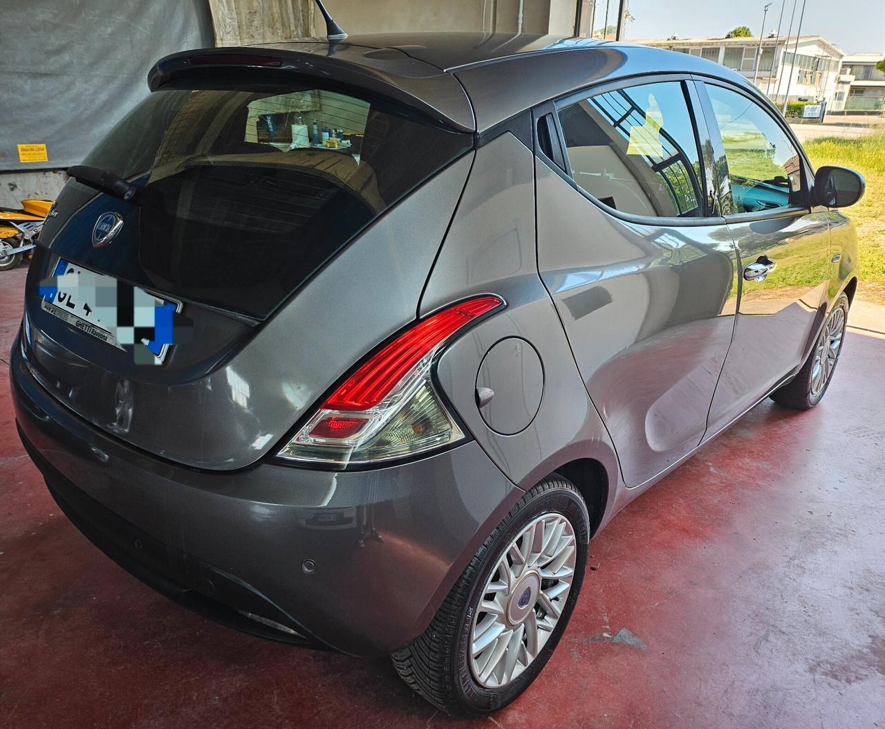 Lancia Ypsilon 1.2 69 CV 5 porte Gold