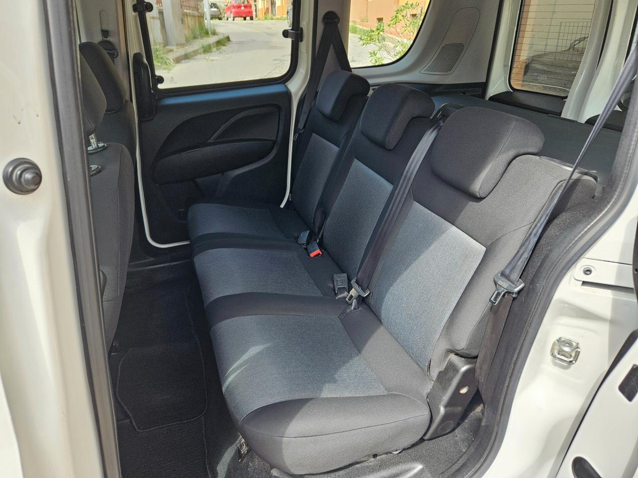 FIAT DOBLO' 1300 MJT 5 POSTI IVA COMPRESA KM CERTI