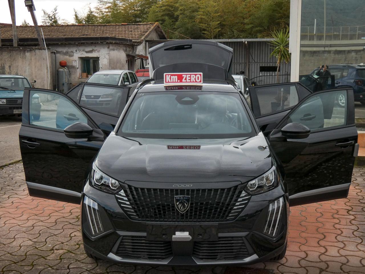 Peugeot 2008 PureTech 100 S&S Allure - KM 0