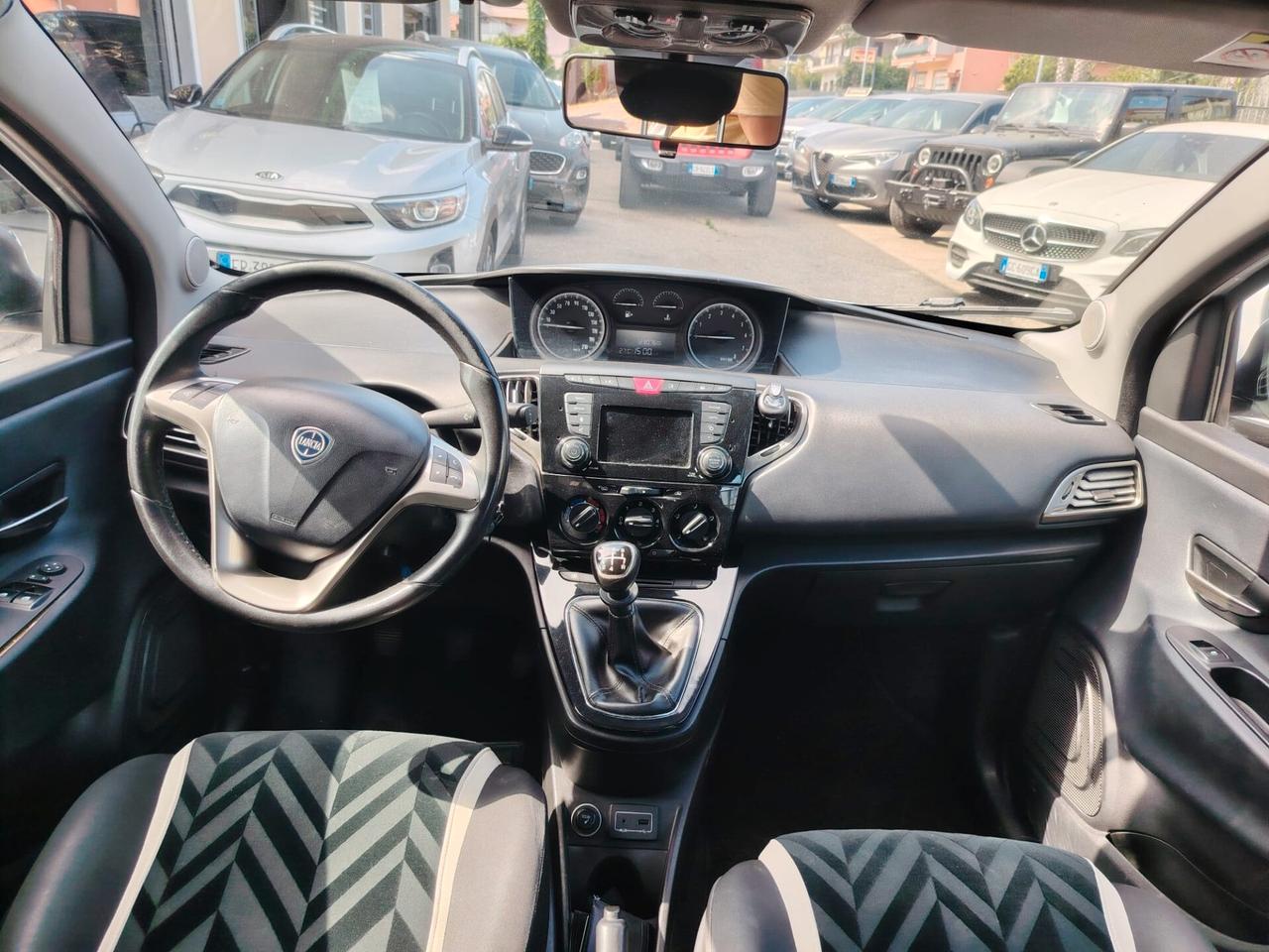 Lancia Ypsilon 1.2 69 CV 5 porte Gold