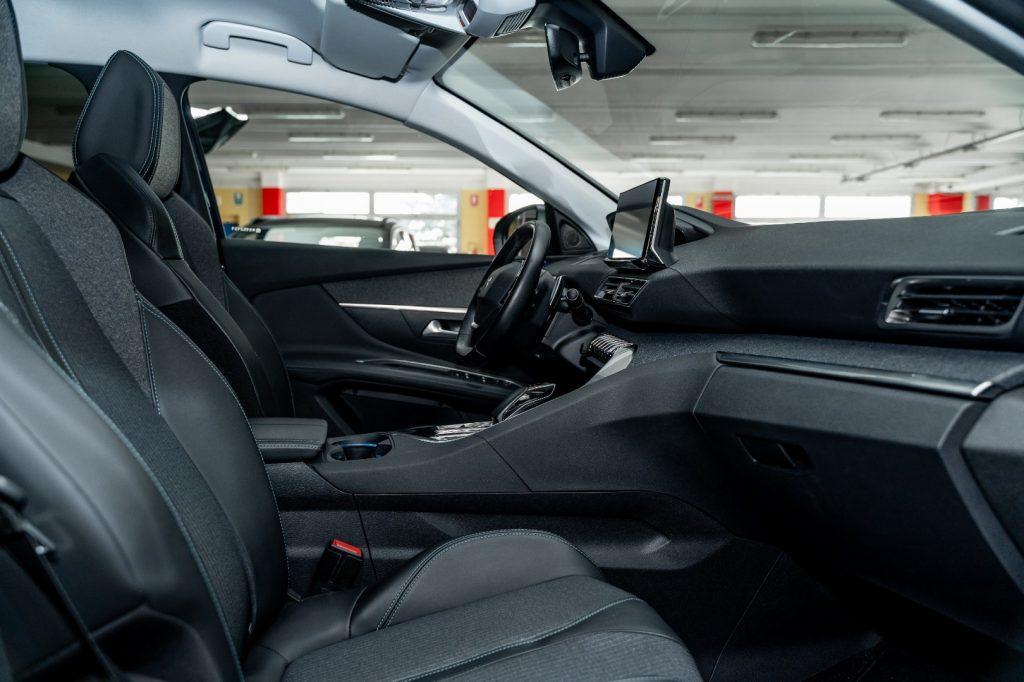 PEUGEOT 3008 1.6 Hybrid phev 225cv e-EAT8 Allure