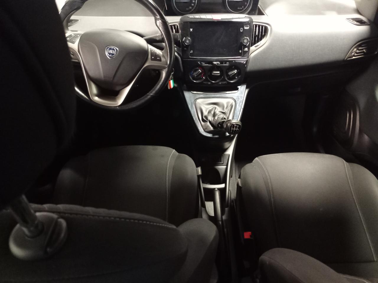 Lancia Ypsilon 1.0 FireFly 5 porte S&S Hybrid Gold