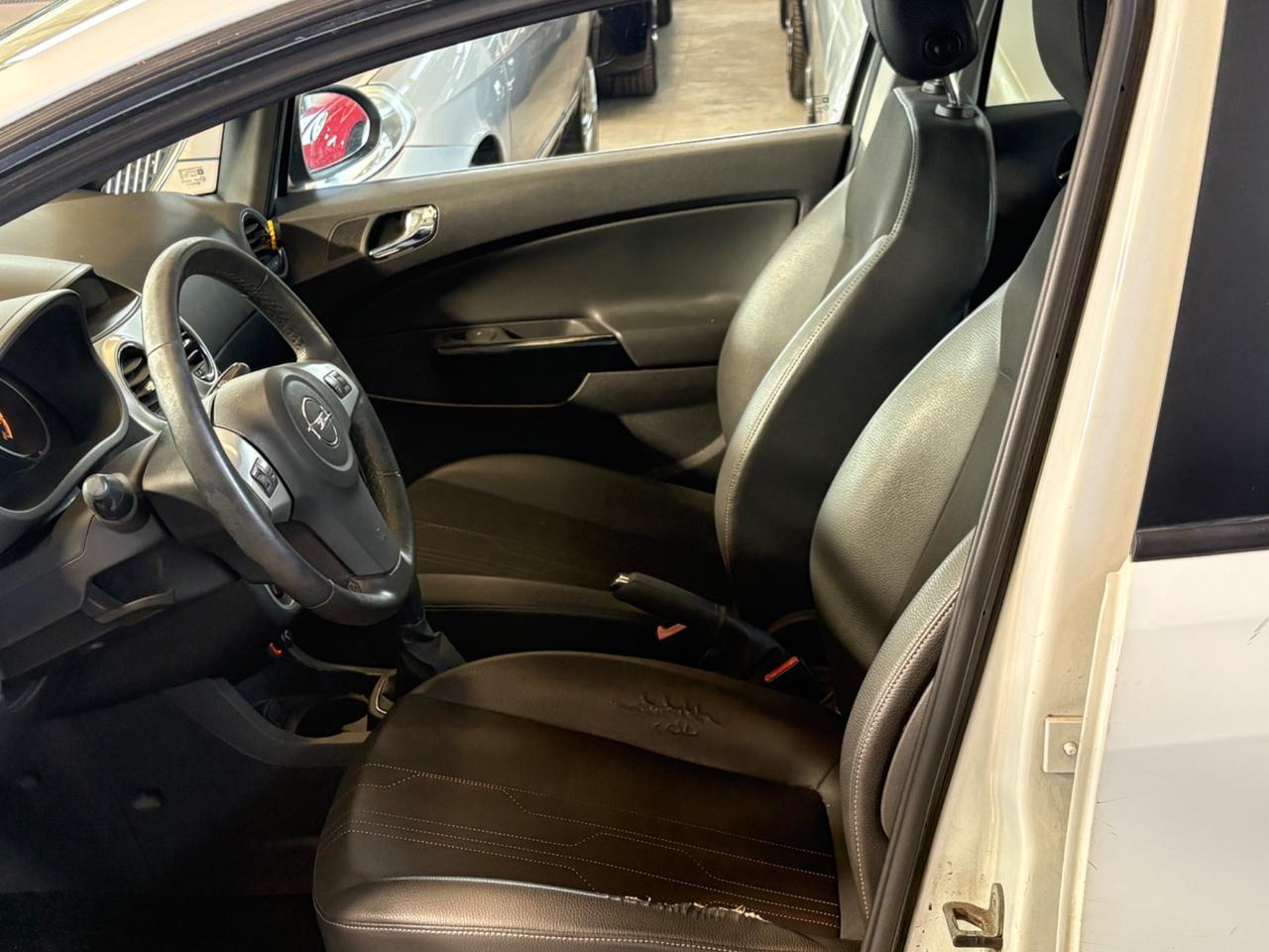 Opel Corsa 1.2 5 porte Sport