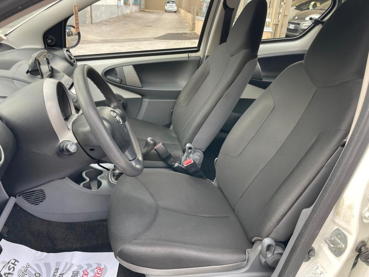 Toyota Aygo 1.0 12V VVT-i 5 porte Deep Ocean Connect
