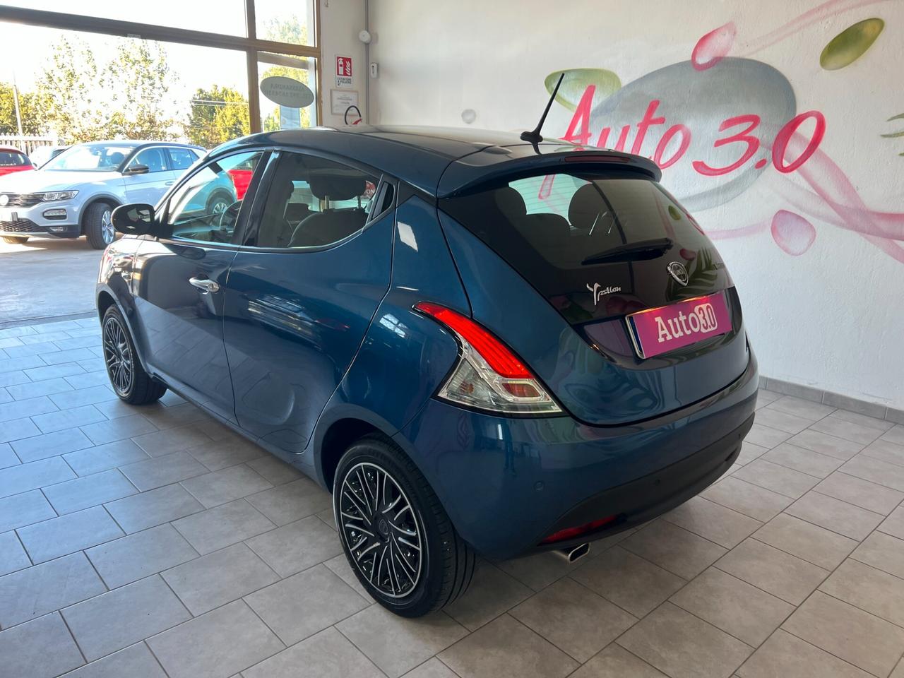 Lancia Ypsilon 1.0 FireFly 5 porte S&S Hybryd Gold