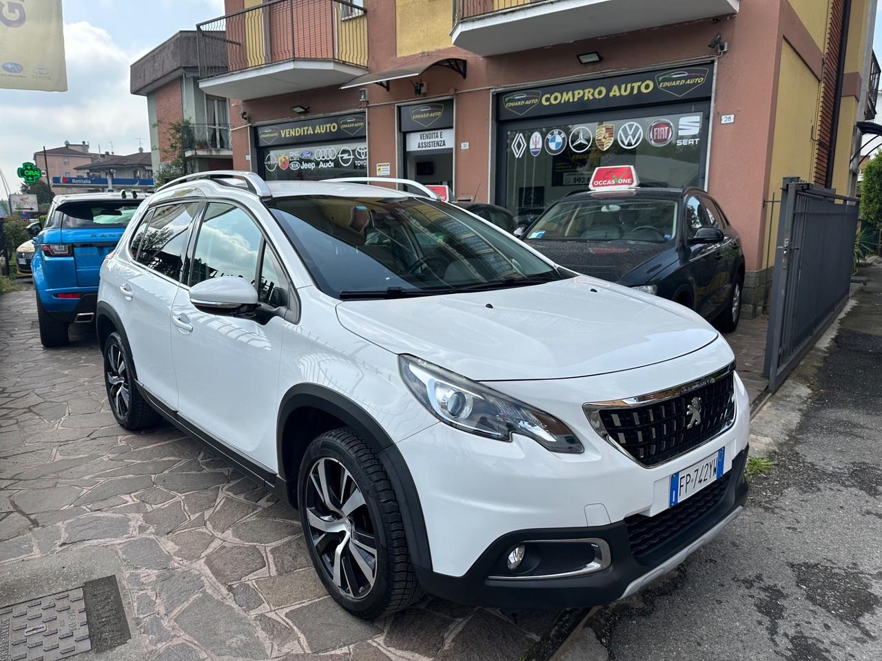 Peugeot 2008 PureTech Turbo 110 EAT6 S&S Black Matt