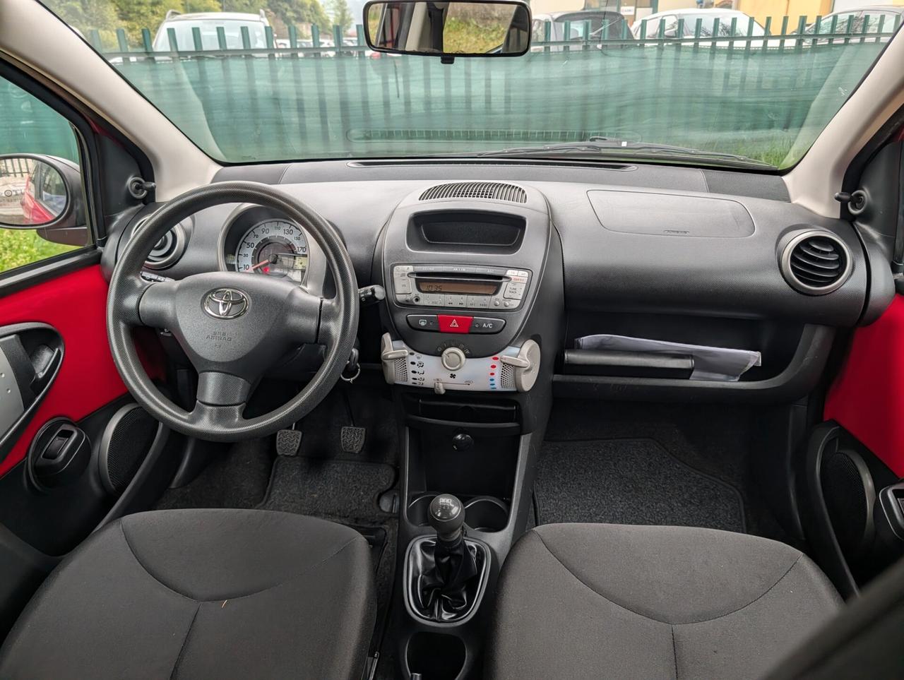 Toyota Aygo 1.0 12V VVT-i 5 porte Lounge UNICO PROPRIETARIO TAGL. CERT.