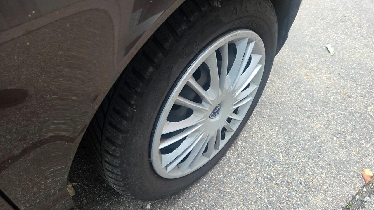 Lancia Ypsilon 1.2 Argento