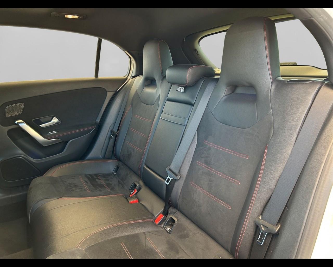 Mercedes-Benz Classe A - W177 2018 - A 180 d Premium auto